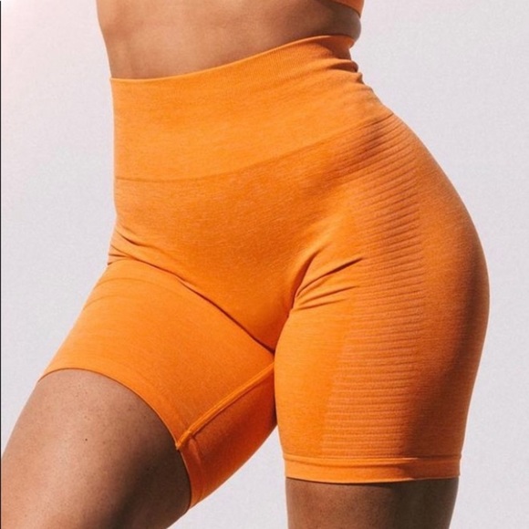 Alphalete biker shorts - Picture 2 of 4